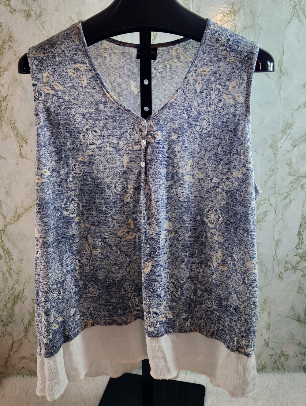 Cg Cg Adorable Sleeveless Top